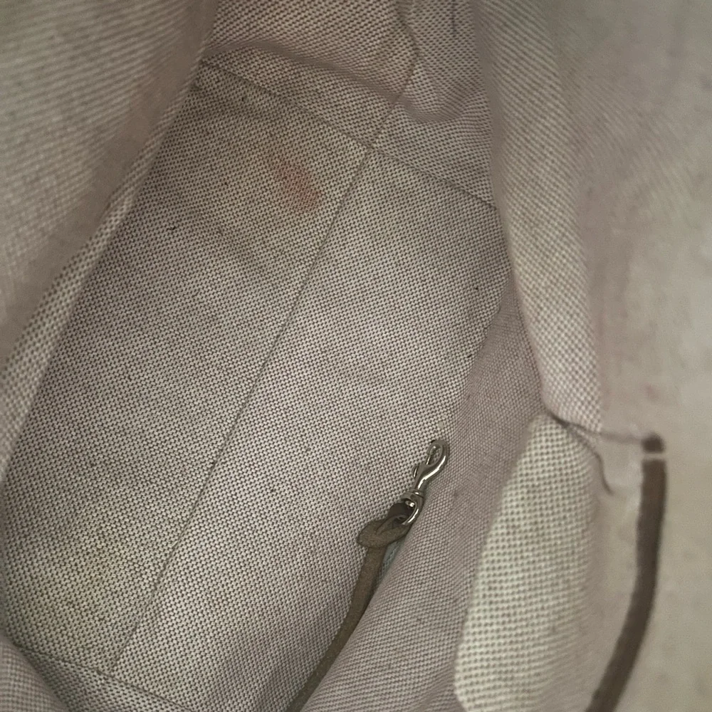 Dooney & Bourke Red Tote The Dooney & Bourke Fairfield Champosa Satchel - Picture 5 of 9